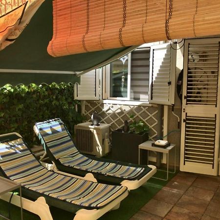 Windy Apartment Салоу Екстериор снимка