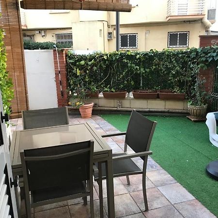 Windy Apartment Салоу Екстериор снимка